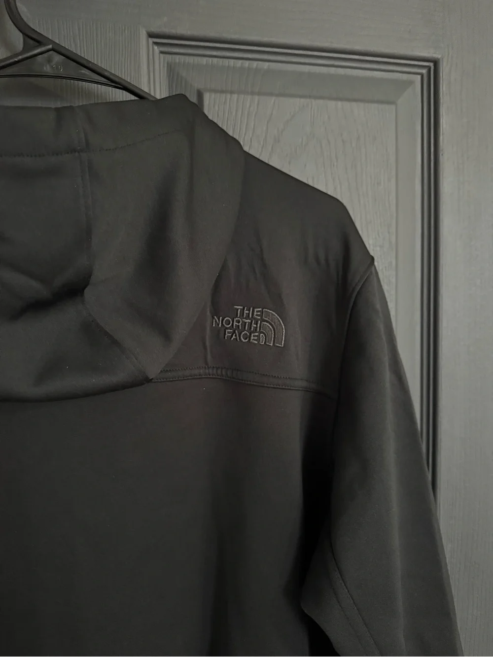 The North Face Men’s M Black Hooded Softshell Jacket Full Zip